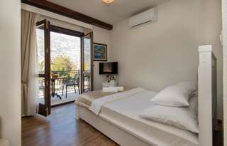 Апартаменты Apartments Marija Рисан Апартаменты-студио с видом на море-6